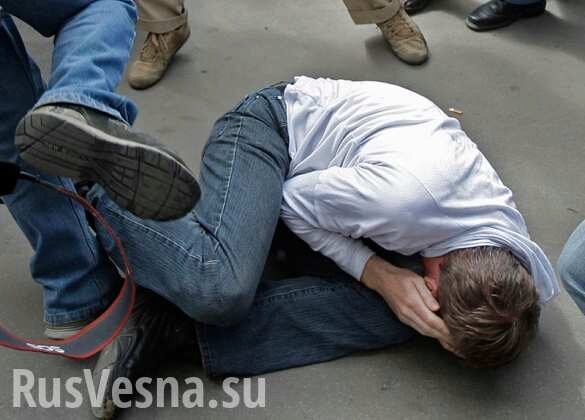 «Агрессивные черти Порошенко» избили журналиста на «майдане» (ФОТО)