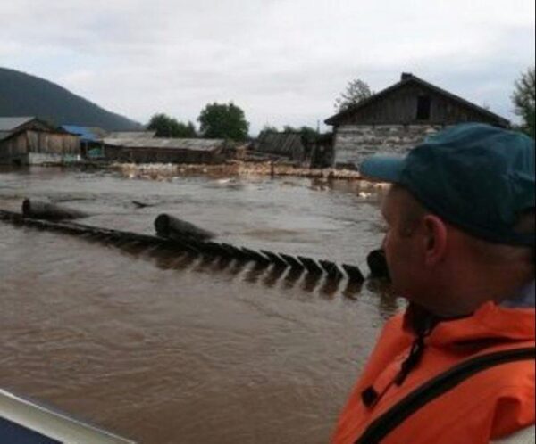 Число жертв наводнения в Иркутской области возросло до 18 человек