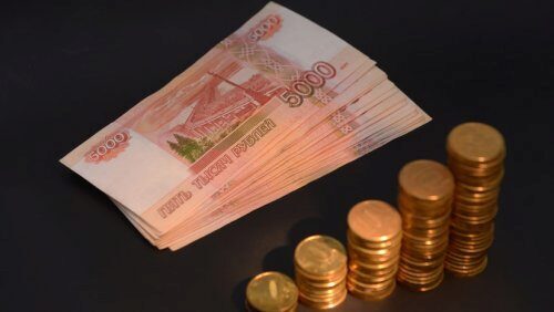 Эксперты предполагают, что на этой неделе рубль может сильно упасть