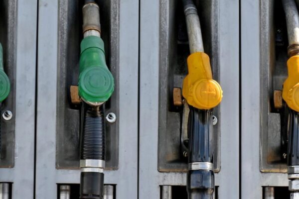 Эксперты: Стоимость бензина будет стабильной даже после отмены заморозки цен