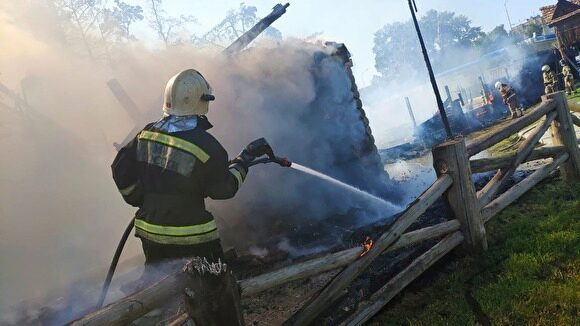 Фоторепортаж из «Чапаевских бань», где сегодня произошел пожар