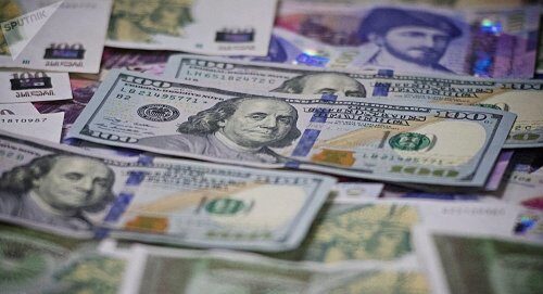 Грузинский лари достиг исторического минимума по отношению к американскому доллару