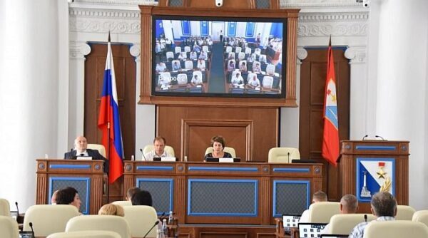 Губернатор Севастополя протягивает руку уходящему парламенту