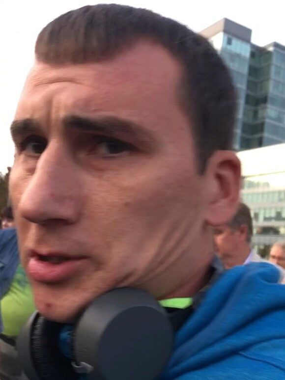 «Медуза» нашла человека, который бросил в людей дымовую шашку во время митинга в Москве