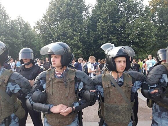 МВД: на несогласованном митинге в Москве задержаны 1074 человека