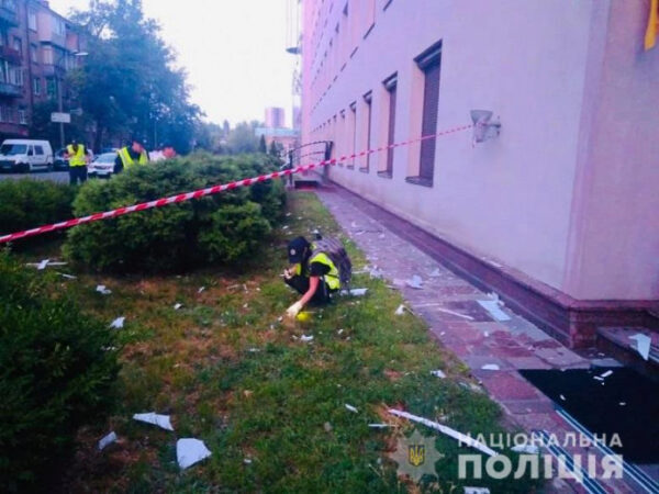 На Украине здание телеканала «112» обстреляли из гранатомета