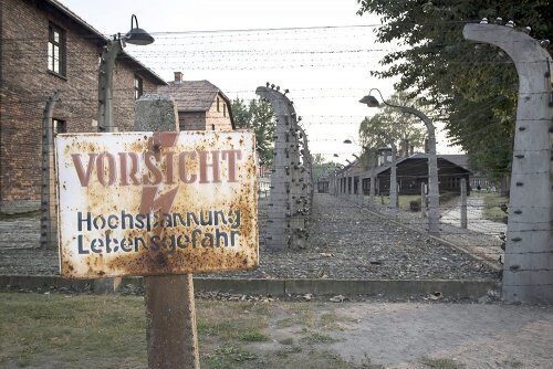 Польша пригласит Путина на 75-летие освобождения концлагеря Аушвиц