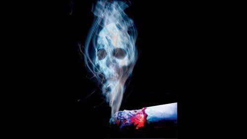 «Роспотребнадзор знает лучше»: Курение является главным фактором рака