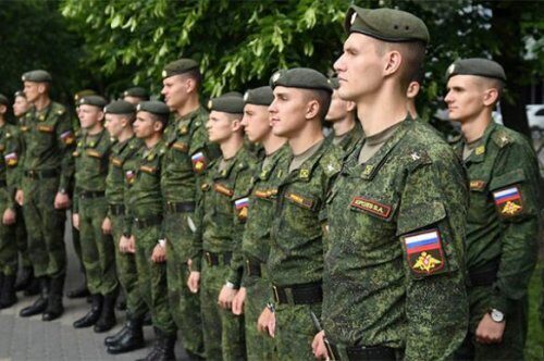 С 1 октября средний доход военнослужащего в России вырастет