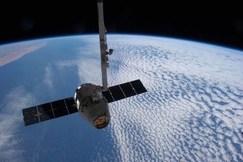 SpaceX утратила связь с 3 спутниками