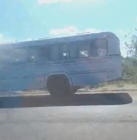 В Новом Уренгое на ходу загорелся пассажирский автобус