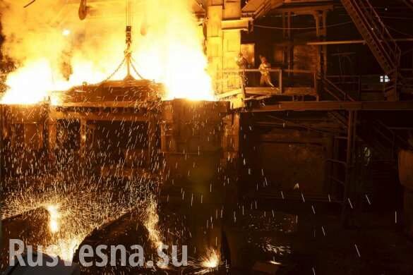Водопады огня: на заводе в Мариуполе разлились тысячи тонн расплавленного чугуна (ФОТО, ВИДЕО)