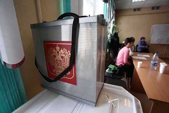 В Петербурге представители трех партий получили удостоверения кандидатов в губернаторы