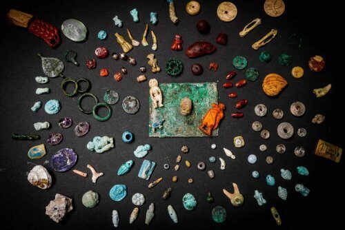 Археологи обнаружили магические амулеты и предметы для религиозных обрядов