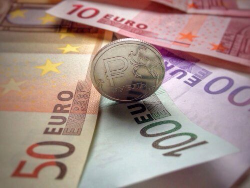 Банки начали устанавливать отрицательные ставки по вкладам в евро