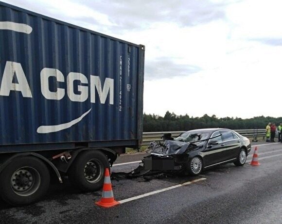 Бизнесмен из ХМАО на своем Mercedes совершил ДТП в Тверской области и попал в больницу