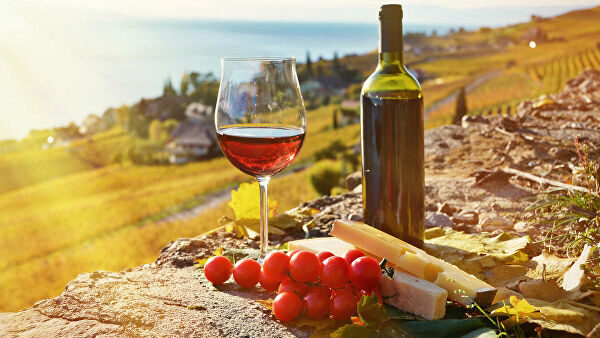 Кардиохирург развеял миф о пользе употребления красного вина