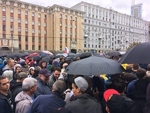 К началу митинга оппозиции в Москве пришло 7 тысяч человек
