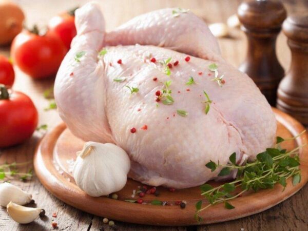 Медики из США сообщили об опасности мытья сырой курицы