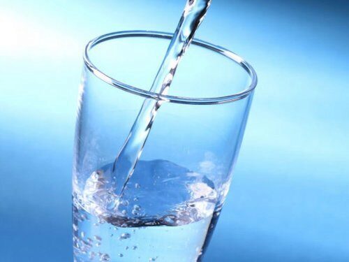 «Пейте тёплую воду!»: Медики назвали 7 малоизвестных фактов её пользы