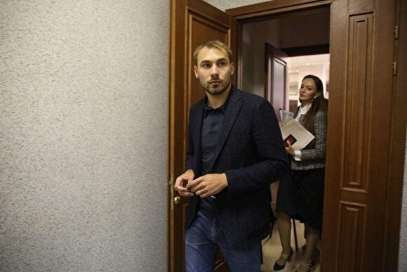 Суд не стал снимать Антона Шипулина с выборов в Госдуму