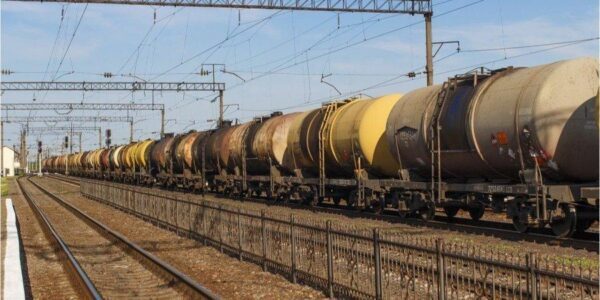 Украина возобновила импорт российского дизтоплива по железной дороге