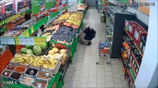 В Екатеринбурге задержали группу мигрантов, подозреваемых в серии краж из супермаркетов