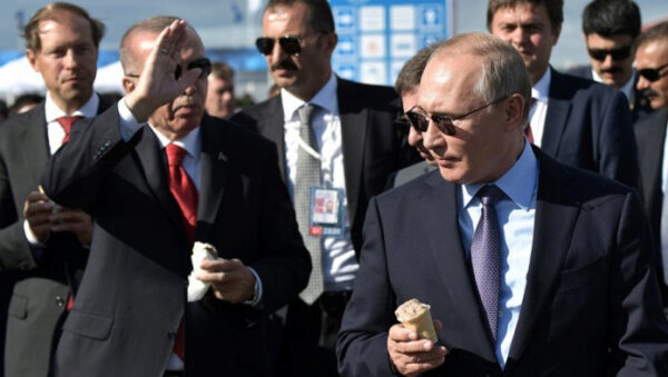 Владимир Путин дважды купил мороженое у одной продавщицы