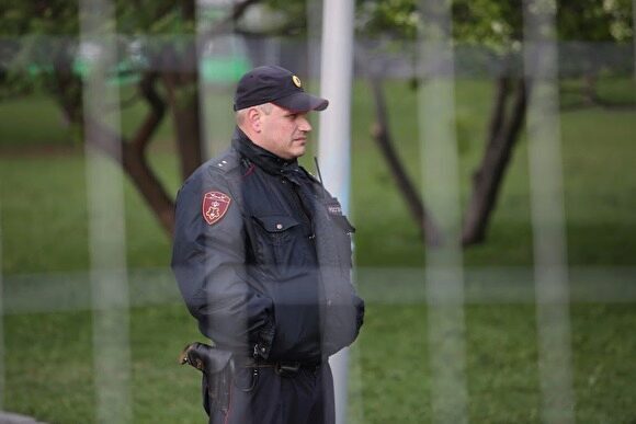 В Москве Росгвардия задержала мужчину, угрожавшего сотрудникам банка топором