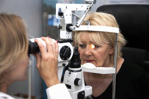 Врачи разработали метод предотвращения потери зрения у пожилых людей