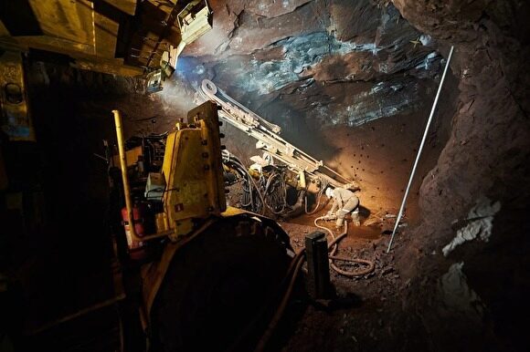 В Североуральске обрушилась шахта РУСАЛа. За завалом остался рабочий
