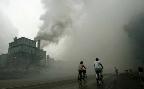 Загрязнённый воздух воздействует на человека, как пачка сигарет в день – Учёные