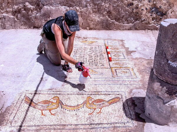 Древняя мозаика с изображением одного из чудес Иисуса Христа обнаружена в Израиле