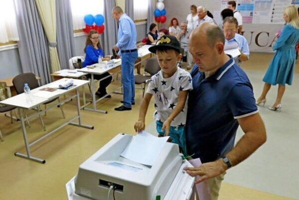 Крымские "единороссы" отработали на выборах лучше своих севастопольских однопартийцев