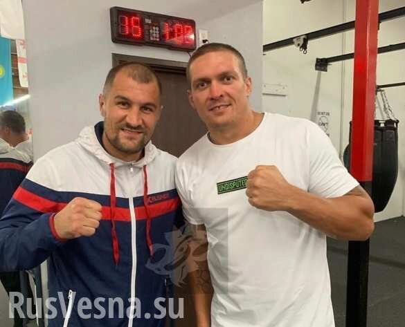 «Работаем вместе»: Усик показал селфи с российским боксёром (ФОТО)