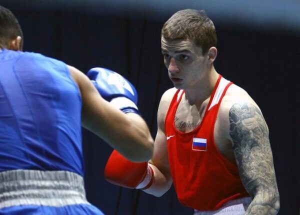 Севастопольский боксер Глеб Бакши победил олимпийского чемпиона и вышел в полуфинал ЧМ