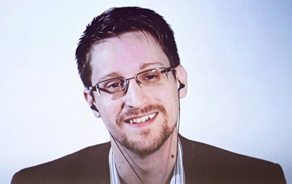 The Guardian: Сноуден в России тайно женился