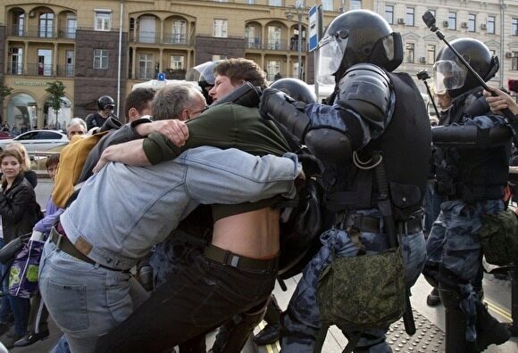 В генпрокуратуре назвали высокопрофессиональными действия силовиков на митингах в Москве