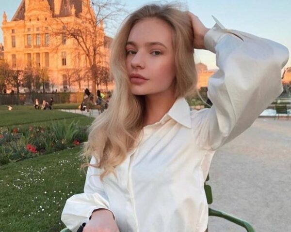 Елизавета Пескова пожаловалась на «подростковый период» 15-летнего брата Мики