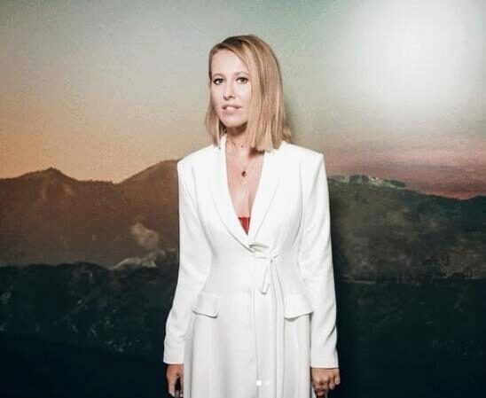 Ксения Собчак «обвинила» грудь Кристины Асмус в падении рейтингов своего шоу