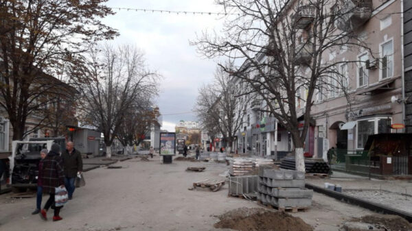 Мэрия: После реконструкции с центральной части проспекта Кирова не уберут рекламные конструкции