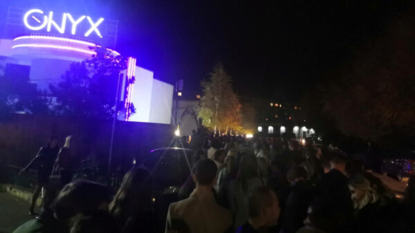 На концерт Zivert в Саратове не пустили 200 человек с билетами из-за нехватки мест в клубе
