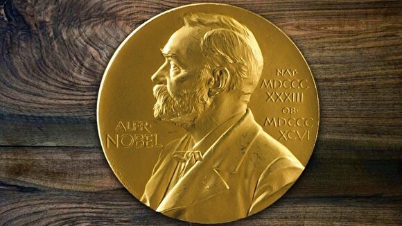 Нобелевскую премию по экономике вручили за меры борьбы с бедностью
