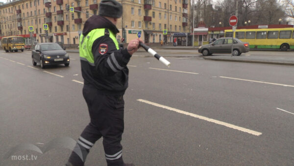 Пьяная жительница Москвы за рулем «ВАЗа» пыталась подкупить липецкого автоинспектора