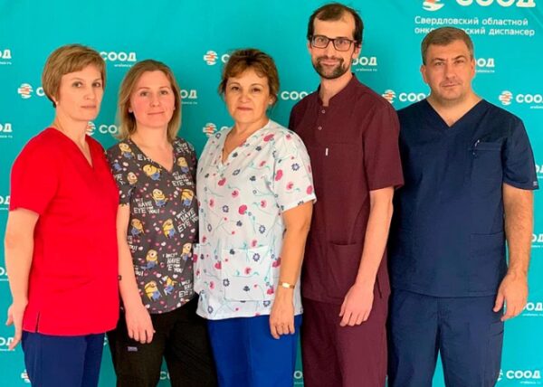 Свердловские врачи провели уникальную операцию по удалению опухоли через дыхательные пути