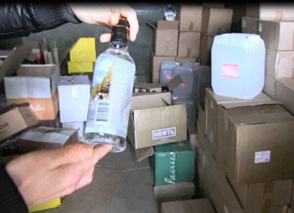 В Екатеринбурге было изъято 19 тыс. литров незаконного алкоголя (фото)