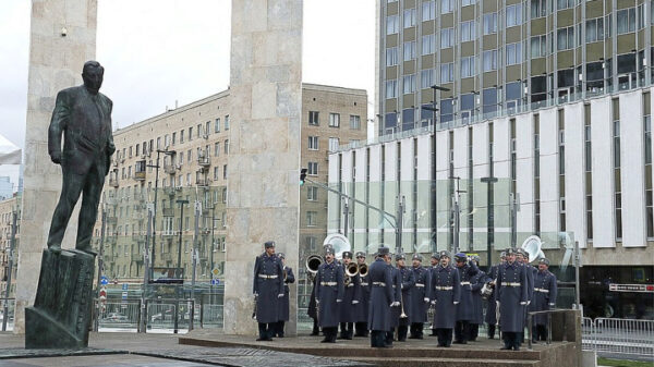 В Москве открыли памятник Евгению Примакову