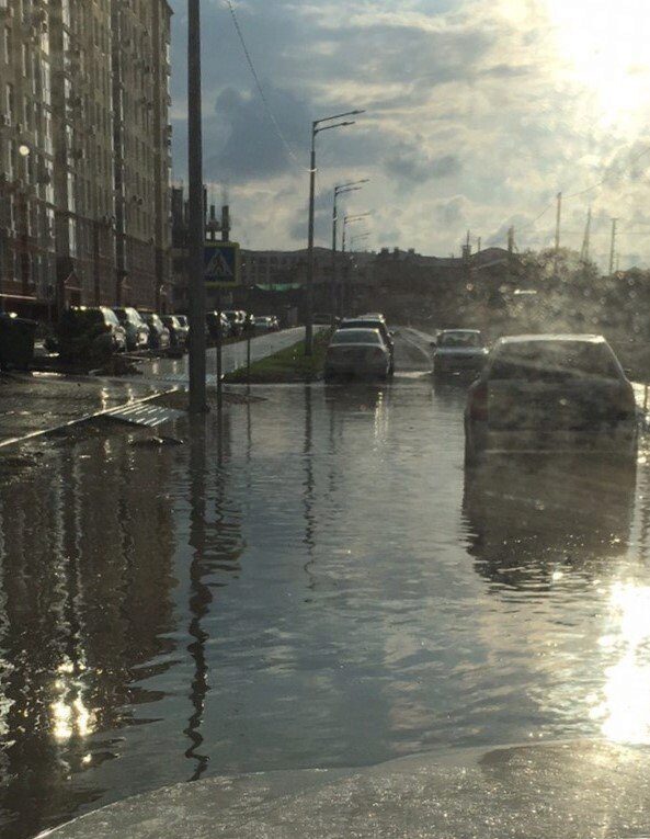 В Севастополе дождь снова выявил проблему ливневок и неправильного ремонта дорог