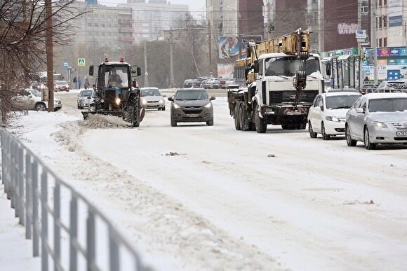 В Челябинске во время снегопадов ограничат движение большегрузов