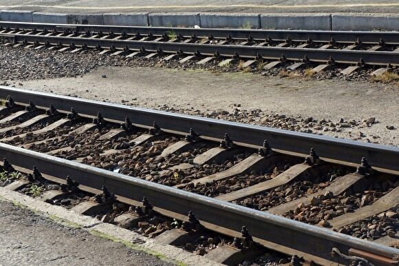 В Челябинской области пассажирский поезд насмерть сбил мужчину